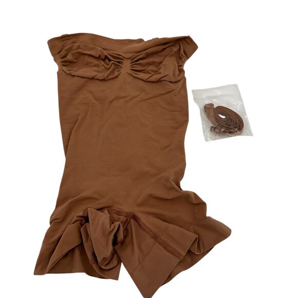 Skims Seamless Sculpt Strapless Shortie Bodysuit NWOT Size Large - Picture 1 of 5